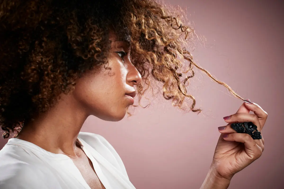 7 Mythen über krauses Haar, die Ihre Haarroutine ruinieren 2026 1 cheveux crepus